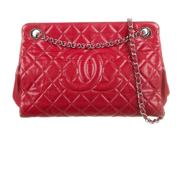 Chanel tote style handbag with versatile chain detail and silver tone hardware - Picture 2 of 5